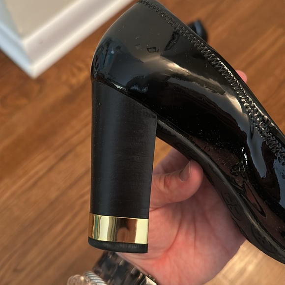 Tory Burch logo Patent leather heels size 8 - Picture 10 of 13